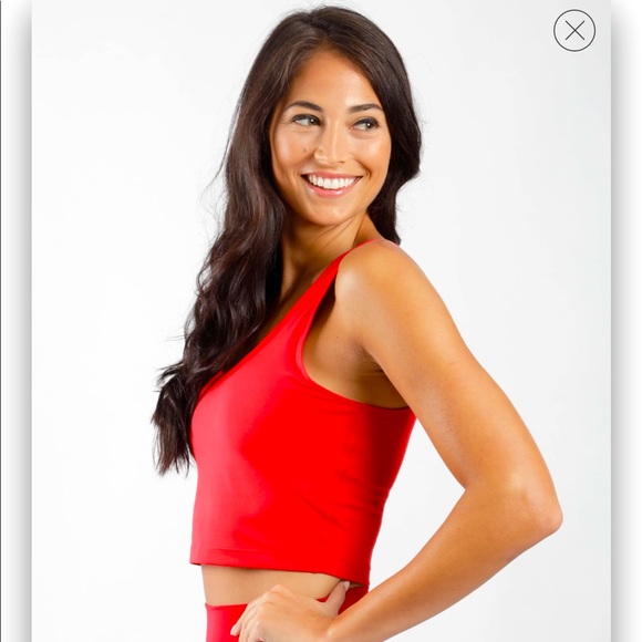 Longline Bra/Cropped Tank. Flexform Athletic Top in Raspbery Red. 90° by Reflex - Picture 5 of 13